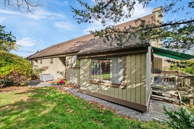 21 Heritage Vlg in Southbury, CT - Building Photo - Building Photo