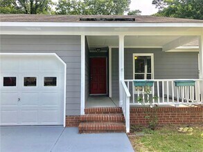 694 Dowfield Dr in Fayetteville, NC - Building Photo - Building Photo