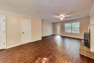 5196 Laurel Bridge Ct SE in Smyrna, GA - Building Photo - Building Photo