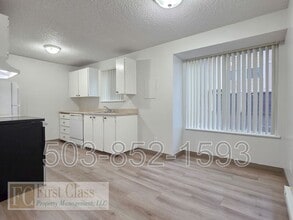 3618 SW Beaverton Hillsdale Hwy in Portland, OR - Building Photo - Building Photo