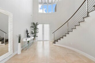 7477 NW 99th Ave in Doral, FL - Building Photo - Building Photo