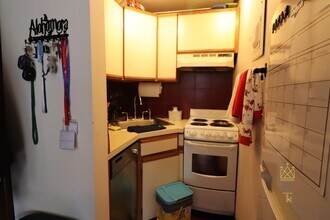 8 Keswick St, Unit 3 in Boston, MA - Building Photo - Building Photo