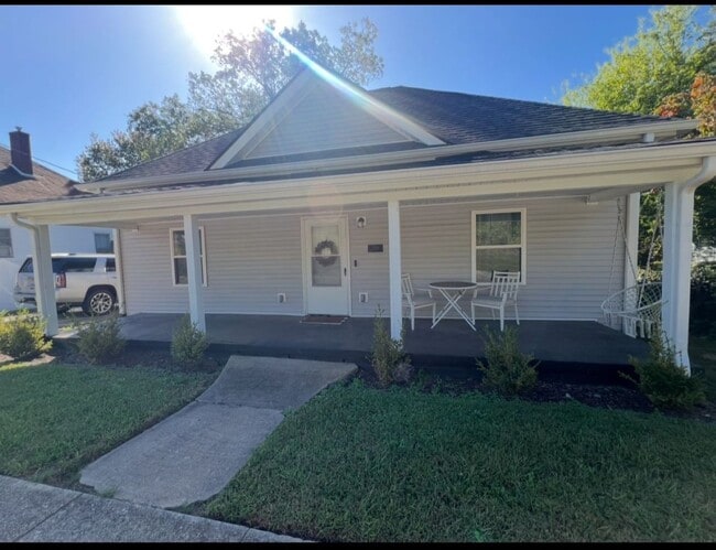 property at 206 Moore St