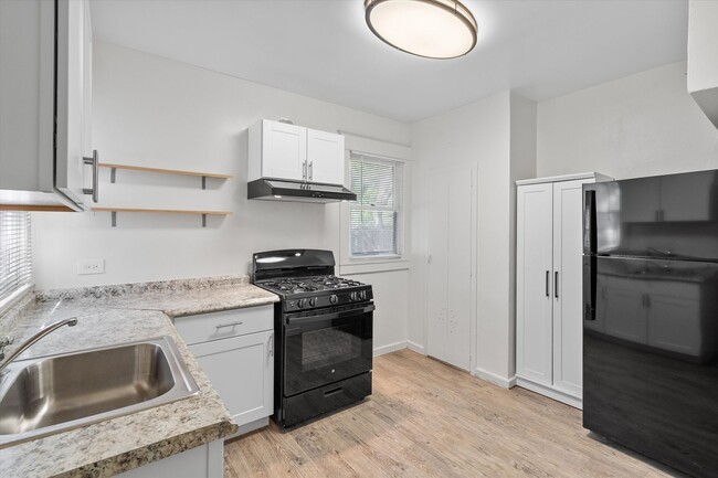 property at 3404 Grooms St