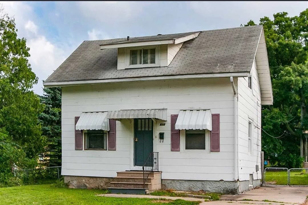 610 36th St NE in Cedar Rapids, IA - Building Photo