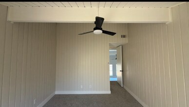 19 Lakeway St in Panorama Village, TX - Foto de edificio - Building Photo