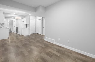 1358 Erker Cres NW in Edmonton, AB - Building Photo