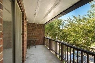 140 Kenrick St in Boston, MA - Building Photo