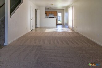 102 E Robin Ln in Harker Heights, TX - Building Photo - Building Photo
