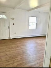 52 Corncrib Ln in Levittown, NY - Building Photo - Building Photo
