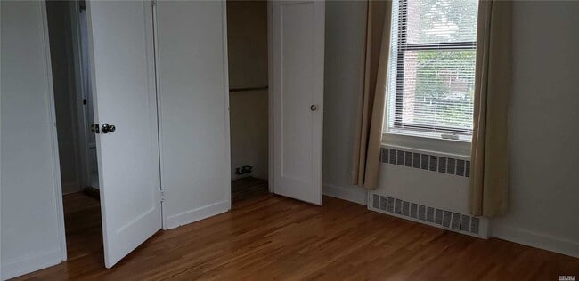 52-30 39th Ave in Queens, NY - Building Photo - Building Photo