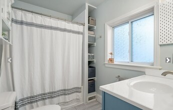 8 Oakland St, Unit 1 in Cambridge, MA - Foto de edificio - Building Photo