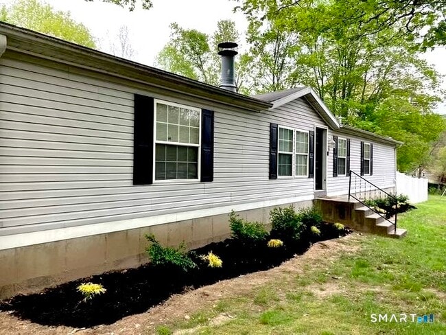 75 Union City Rd in Naugatuck, CT - Building Photo - Building Photo