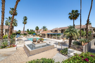 Plaza Villas in Palm Springs, CA - Building Photo - Building Photo