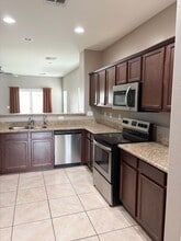 7242 N 77th Dr in Glendale, AZ - Building Photo - Building Photo