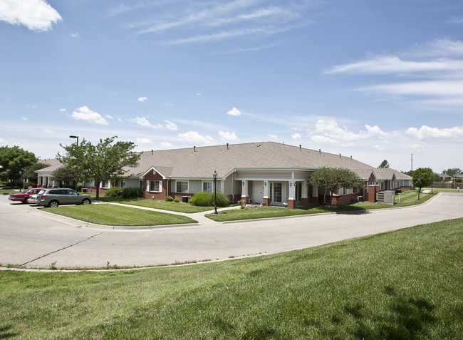 Country Acres in Wichita, KS - Foto de edificio - Building Photo