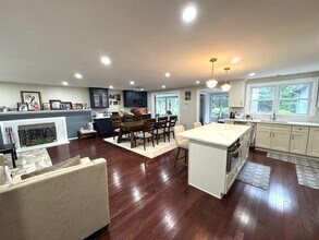 31 Hayden Ln in Bedford, MA - Building Photo - Building Photo
