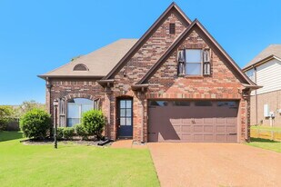 110 Birch Springs Dr in Oakland, TN - Building Photo