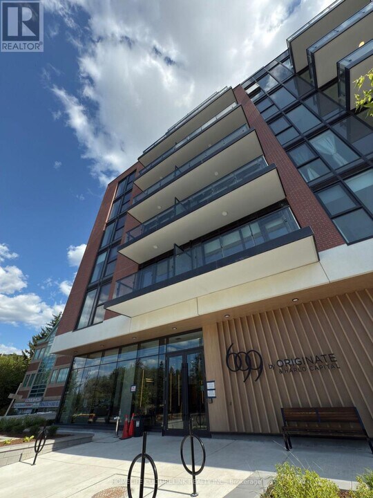 699 Sheppard Ave E in Toronto, ON - Building Photo