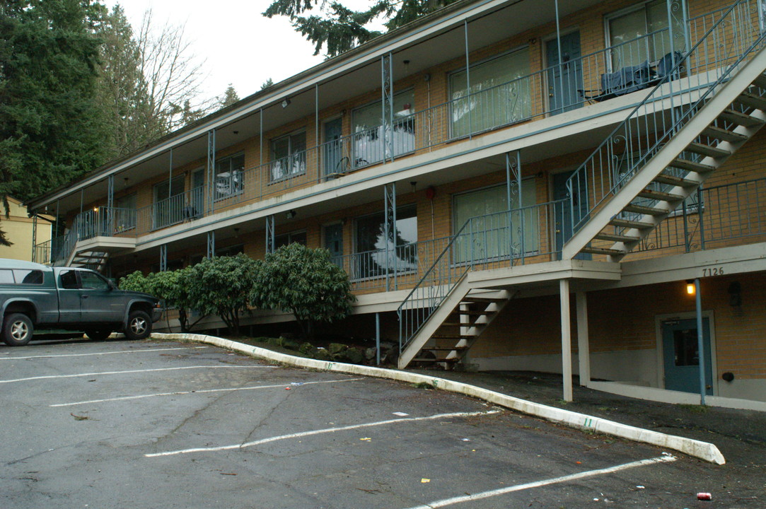 The Sherwood Apartments in Lynnwood, WA - Building Photo