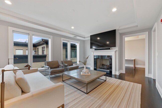 38 Oxford Landing in Weehawken, NJ - Building Photo - Building Photo