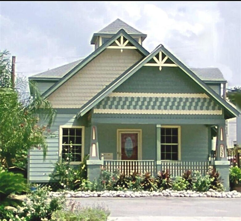 732 Yale St in Houston, TX - Building Photo