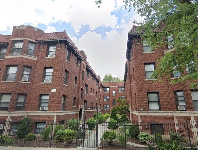 property at 2645 N Spaulding Ave