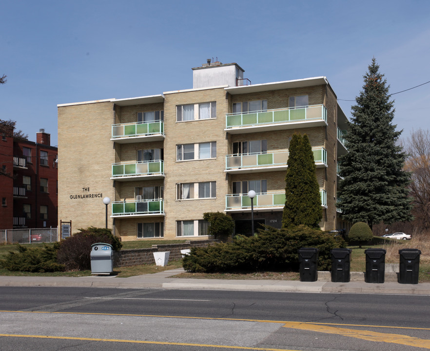 The GlenLawrence in Toronto, ON - Building Photo