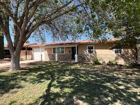 1304 W Bullock Ave in Artesia, NM - Building Photo