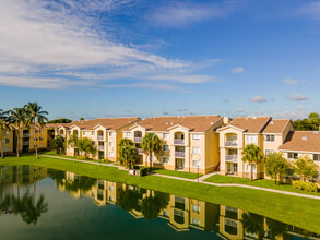 Royal Grand Condominiums in Davie, FL - Building Photo - Primary Photo