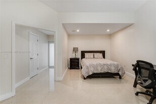 15250 SW 154th Terrace in Miami, FL - Building Photo