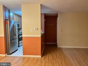 9214 Tamarron Dr in Plainsboro, NJ - Building Photo - Building Photo