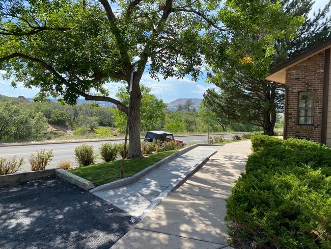 697 Canyon Dr, Unit Canyon Drive Condos in Castle Rock, CO - Foto de edificio - Building Photo