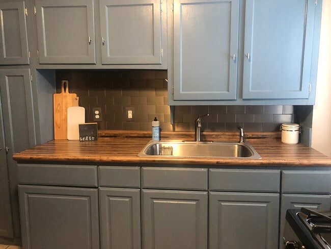 929 West Main Street, Unit Third Floor