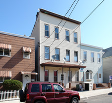 130 69th St in Guttenberg, NJ - Building Photo