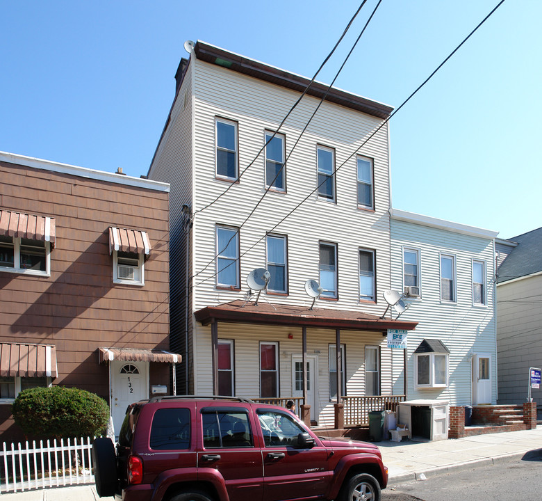 130 69th St in Guttenberg, NJ - Building Photo