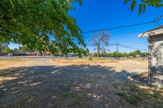 19825 Gas Point Rd in Cottonwood, CA - Building Photo - Building Photo