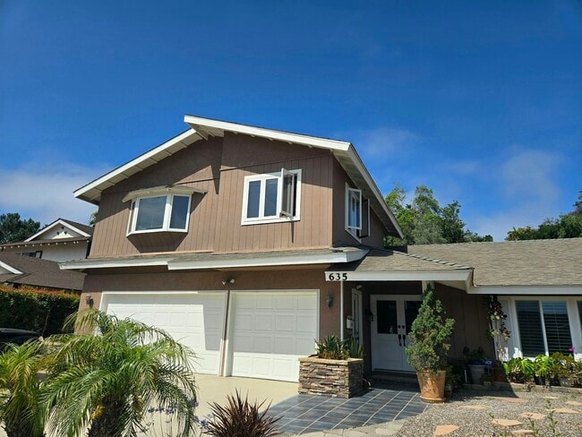 635 Fresca St in Solana Beach, CA - Building Photo - Building Photo