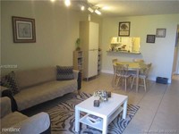 8025 SW 107th Ave-Unit -Apt 304 in Miami, FL - Building Photo - Building Photo