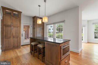 405 Tschiffely Square Rd in Gaithersburg, MD - Building Photo - Building Photo