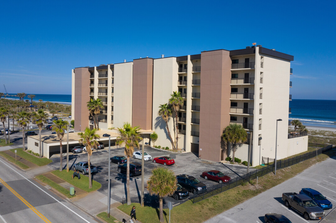 Las Brisas Condominiums in Jacksonville Beach, FL - Building Photo