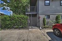 2211 Blodgett St photo'