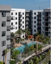 6970 Bird Rd in Miami, FL - Building Photo - Building Photo