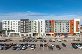 Vista Summit Pointe in Chesapeake, VA - Building Photo - Building Photo