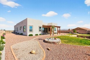 6736 Vaquero Cir in Hereford, AZ - Building Photo