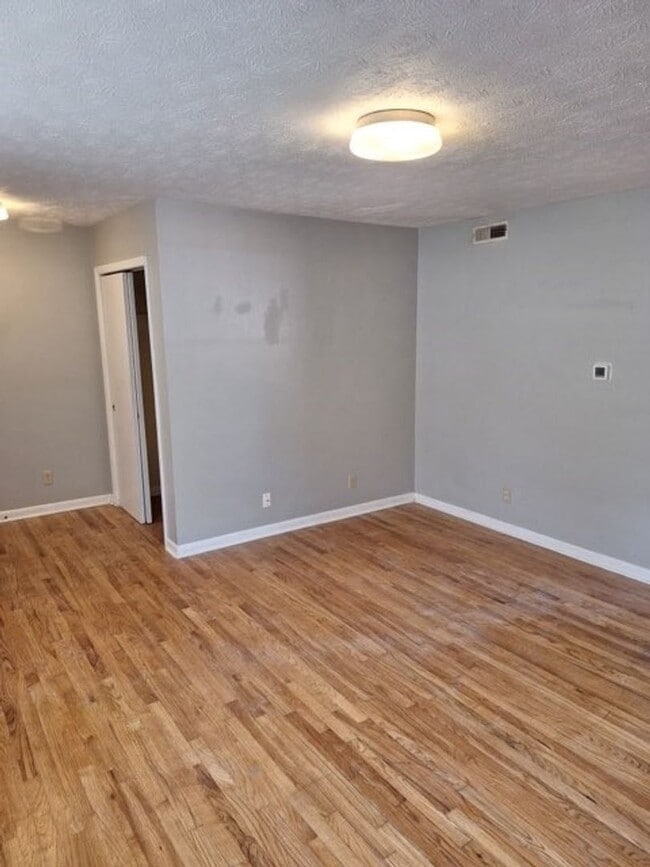 836 Ridge Rd in Fayetteville, NC - Foto de edificio - Building Photo