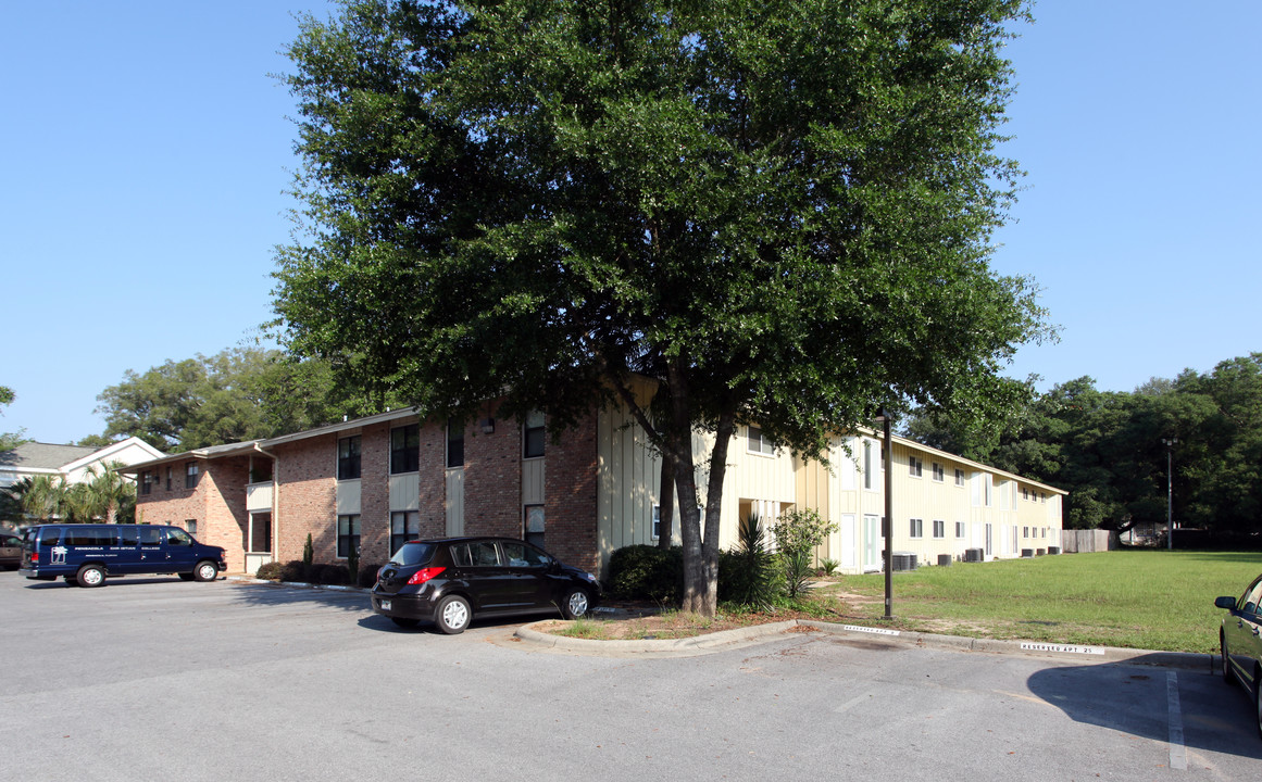 112 St John St in Pensacola, FL - Building Photo