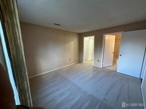 1006 Aspen Dr in Plainsboro, NJ - Building Photo - Building Photo