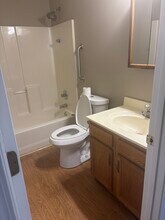 3210 Linda Lou Way, Unit Creekside Duplexes in Knoxville, TN - Foto de edificio - Building Photo