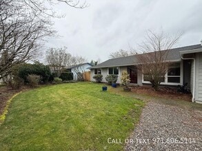 2345 NE 23rd St in Gresham, OR - Building Photo - Building Photo